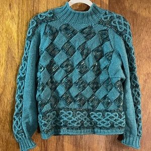 Beautiful Green Patterned Sweater Sz S